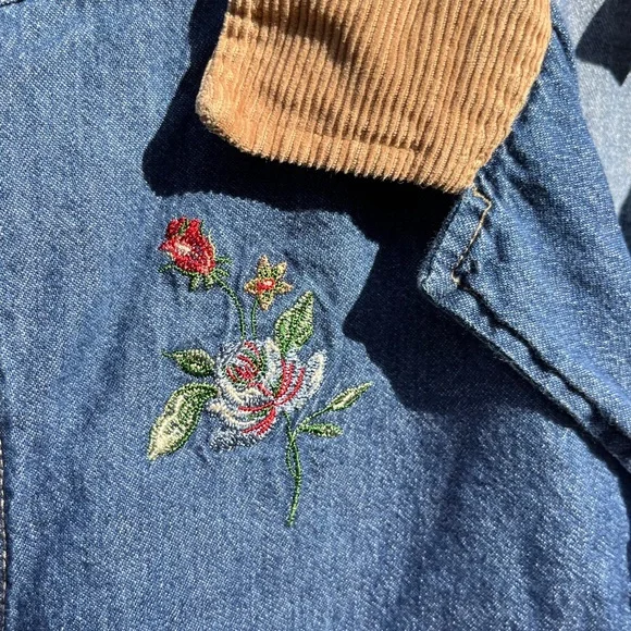 90s Capacity Embroidered Floral Denim Button-Up Shirt Blouse Size M Corduroy - Picture 5 of 13